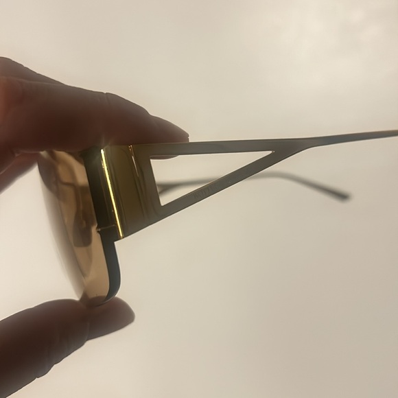 Bottega Veneta gold triangle pilot sunglasses w/box, used very good condition - Picture 6 of 8